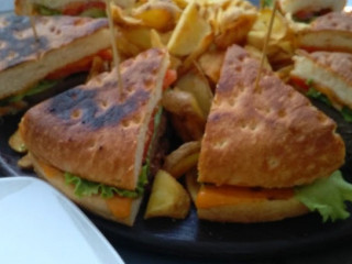 La Botte Drink Food