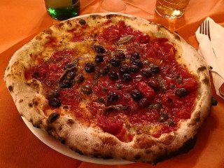 Pizzeria La Taverna Dei Mille