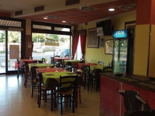 Is Toro's I Divi Della Pizza