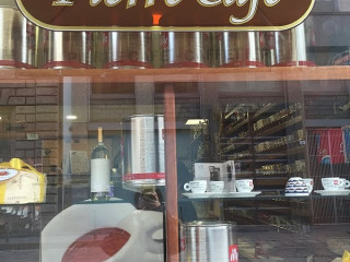 Pierre Cafe