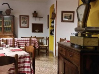 Trattoria Storica Con Pizzeria Da Pisello