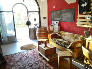 Vineria Refol