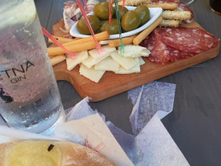 Royal Pub Di Palagonia Antonino