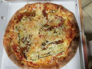 Speedy Pizza