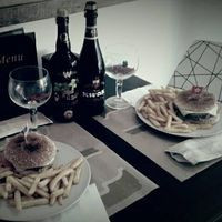 Burgers Cafe' Cantu